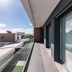 Prime House Lisbon * Famoes (Lisbon)